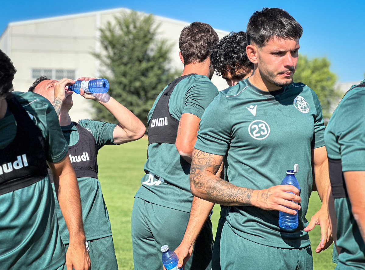 ENTRENAMIENTO🤩♥️|

¡Domingo de trabajo en Extremadura!👌⚽️

¡Volvemos a Zamora!👏🏼

#VamosMiZamora