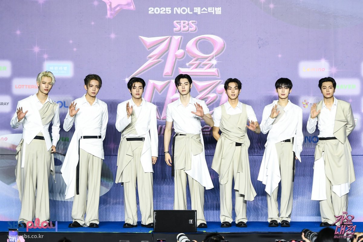 ENHYPEN 블루카펫