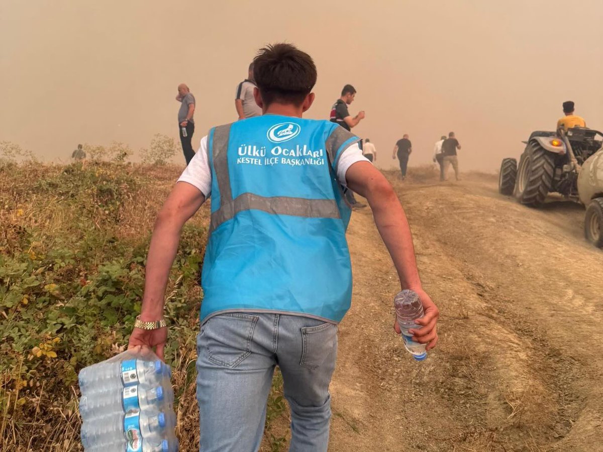 📍BURSA

Ülkü Ocakları Bursa İl Başkanlığı tarafından Bursa'nın çeşitli bölgelerinde meydana gelen yangınlarda devletimizin ilgili kurumlarıyla koordinasyon sağlanarak; söndürme, soğutma ve yardım çalışmalarında bulunuldu.