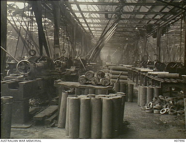 AndrewRawson11's tweet image. Large calibre shells were made in National Projectile Factories. They were also housed in purpose built factories and run by experienced armaments companies. They were equipped with specialist equipment, while the weight of the casings meant that they were mainly manned by men.