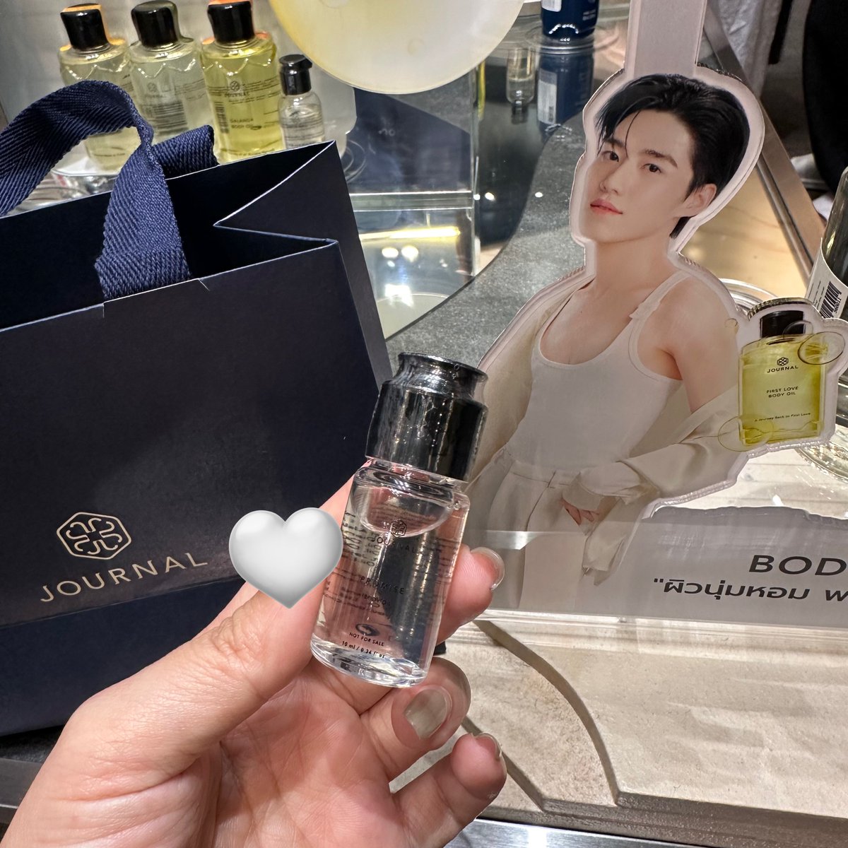_muffinp's tweet image. หลักจากซื้อ Body Oil ตามน้องพีพีวันนี้มาซื้อน้ำหอมเพิ่ม ทำแบบสอบถามใน อฟช รับ Body Oil 10ml ฟรีด้วยจ้ะ ม่ะมิ๊คนไหนทำแล้วอย่าลืมไปแลกเน้อ ถึงวันที่3นี้คับ🤍
#JOURNALBODYOILXPPKrit
#JournalBodyOil #ppkritt