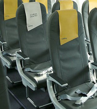 SwordOfSalomon's tweet image. 🚨🚨✈️ ENQUÊTE VUELING : J’ai sondé des pilotes de ligne et ils sont unanimes : le second communiqué de @vueling sur le vol VY8166 est techniquement incohérent et factuellement faux.

La compagnie accuse les enfants juifs d’avoir :

– manipulé les masques à oxygène,
– retiré une…