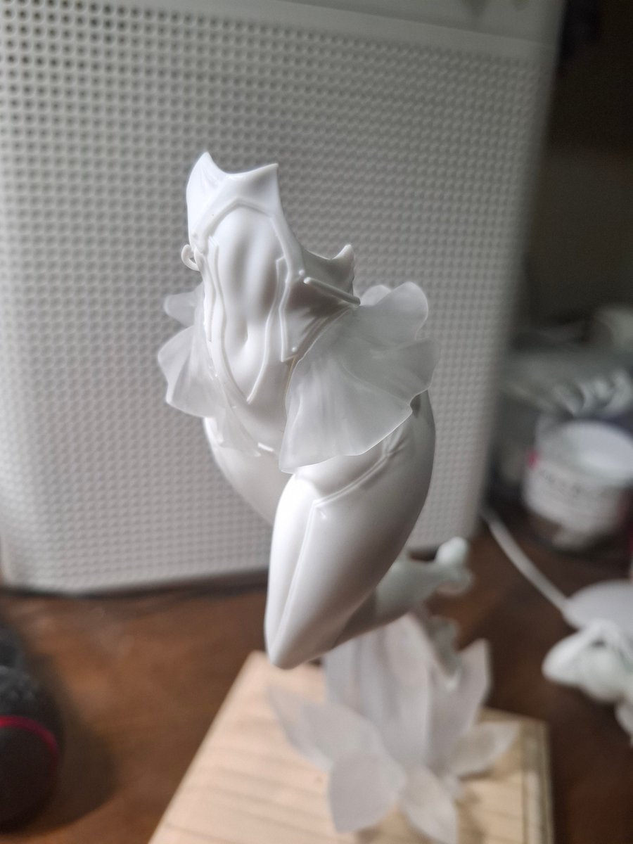 pekatao's tweet image. スカート？合わせるの難しい微妙に隙間開くしコードみたいなパーツと干渉して調整が難しい