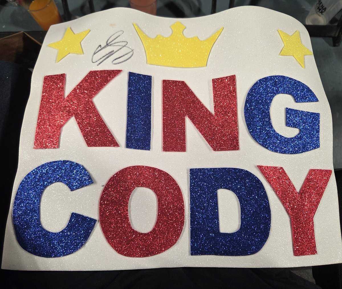 _Lizalien's tweet image. signed by the amazing @CodyRhodes at the Mexico City supershow 🫡❣️ thank you QB1 👑 #WWEMexicoCity #WWESuperShowMexico