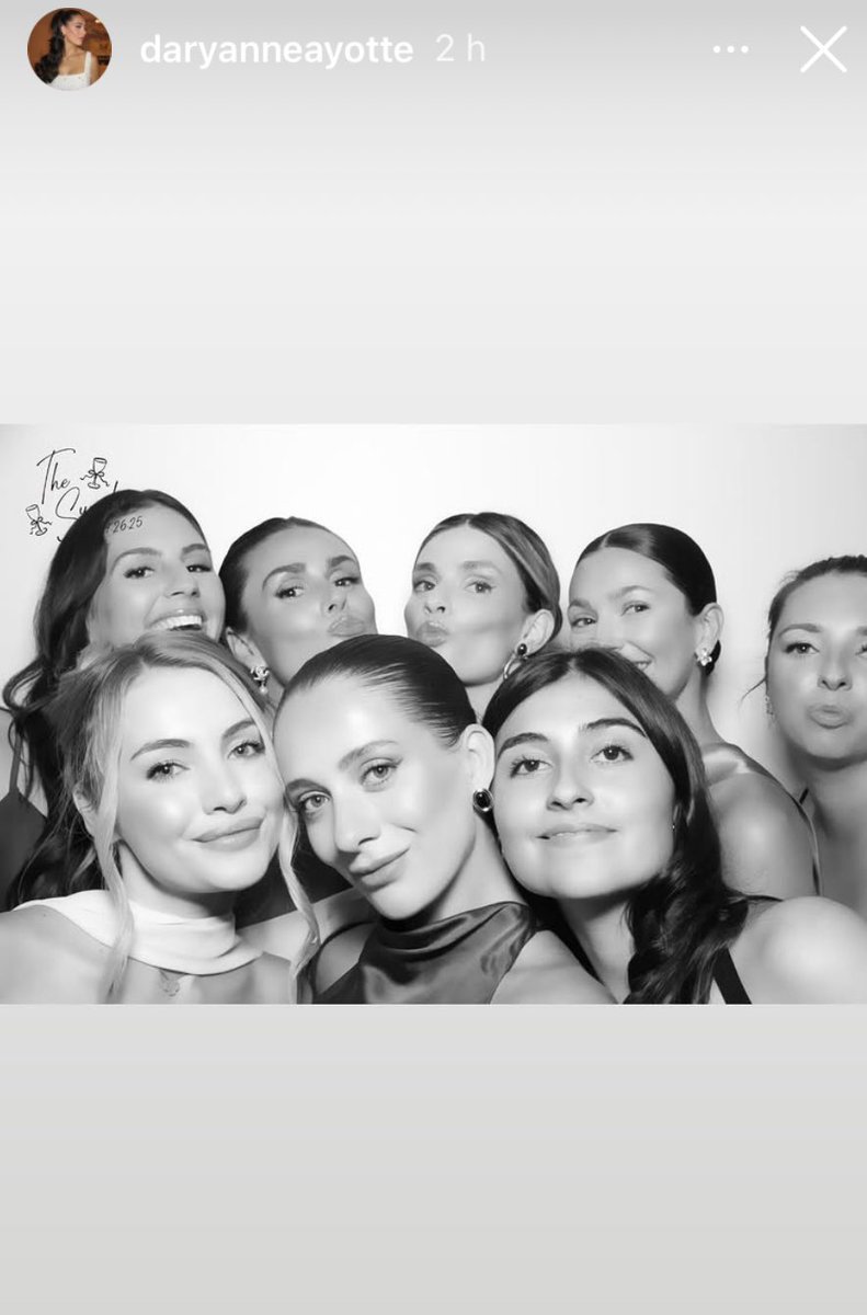 LucieLou08's tweet image. Some of the ladies….And the Carriers 🙏🙏🙏🙏🙏