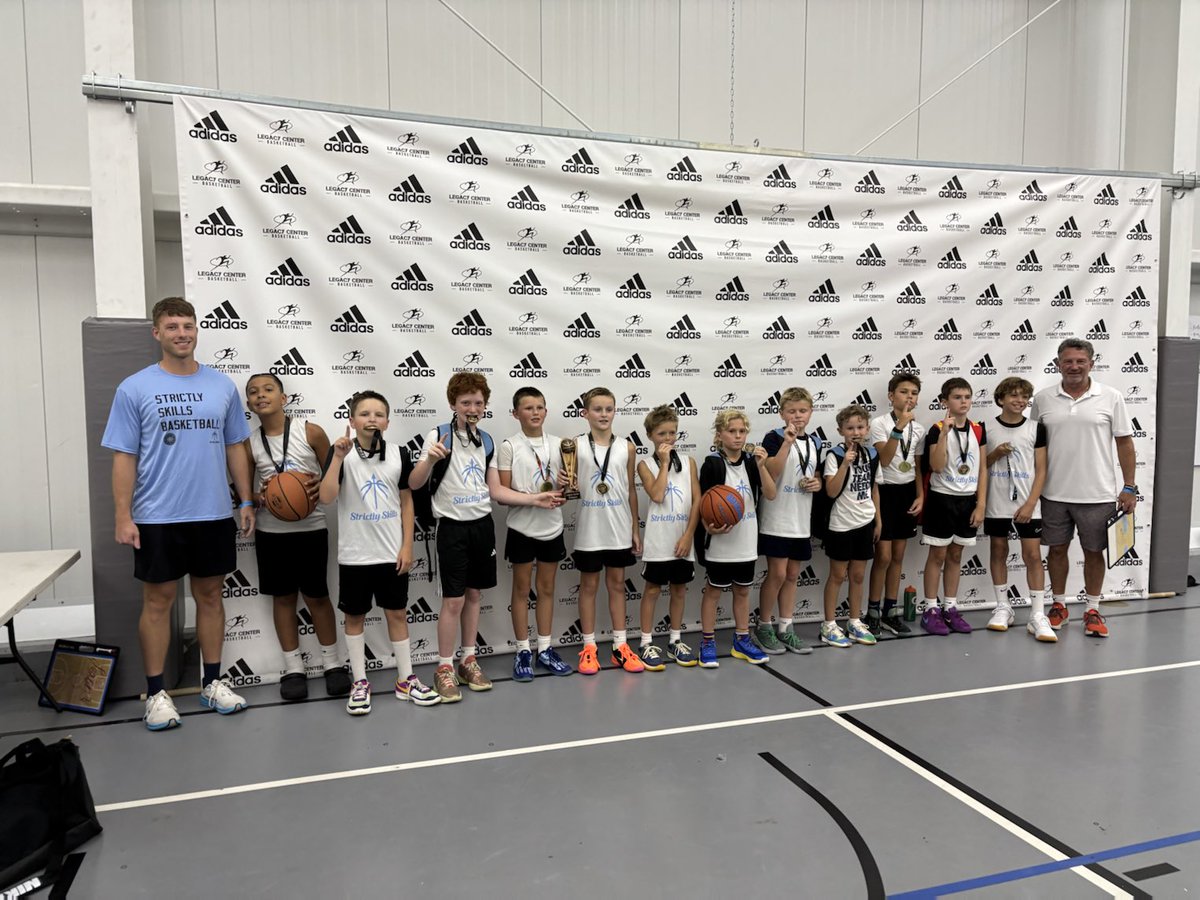 strictly_skills's tweet image. Great tournament in Brighton for our young group from Strictly Skills
4 Pt WIN in the Chip!!
Tournament CHAMPS
@PrepHoopsMI
#buildingwinners #SS33