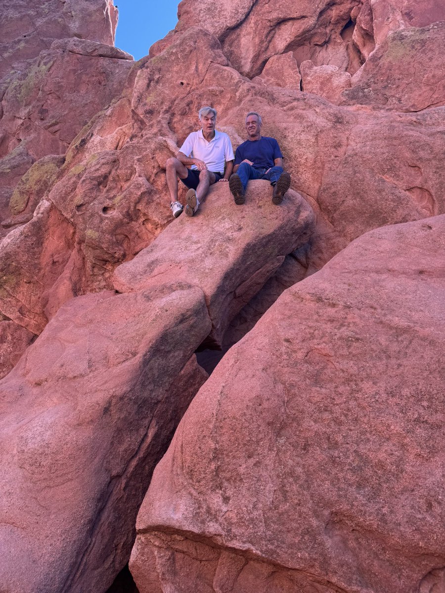 RobertKennedyJr's tweet image. Hiking with Dr Oz in Garden of the Gods,Colorado Springs during a break between our speeches at the National Governors Conference.