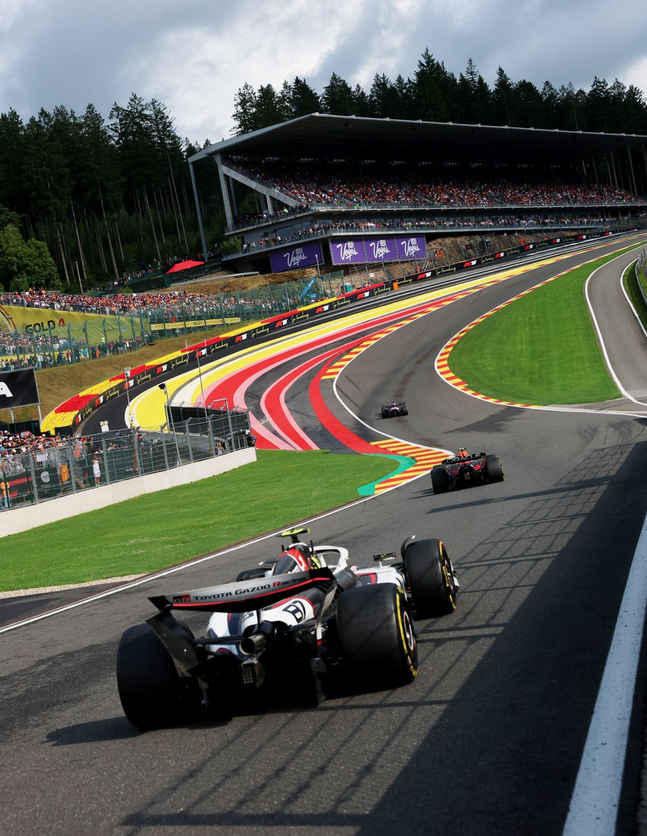 Lap 40/44

As always, Ollie and Esteban are still pushing hard out there 💪

P12 - Ollie 🇬🇧
P15 - Esteban 🇫🇷

#HaasF1 #F1 #BelgianGP