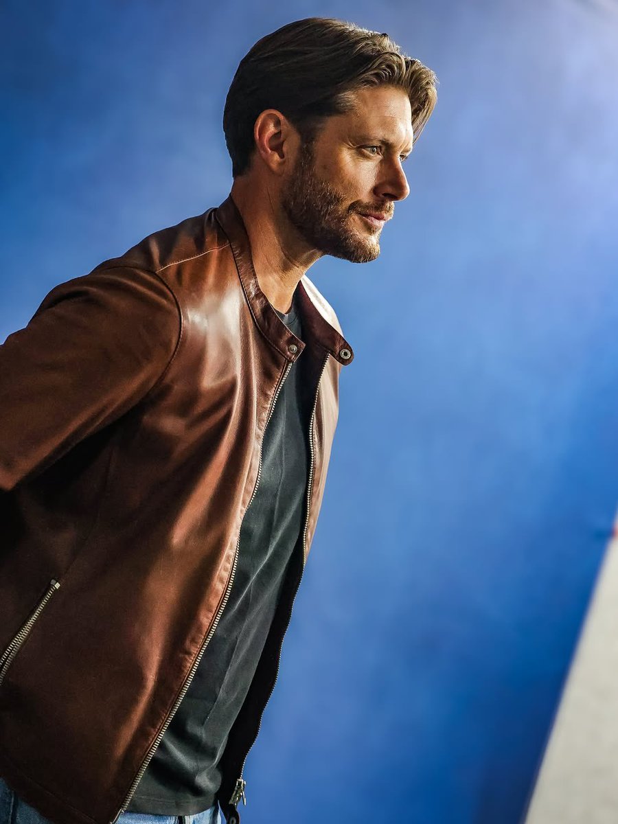 JensenAcklesPL's tweet image. πΈ β’ Some #BTS photos from @TVGuideMagazine photoshoot for #Supernatural 20th anniversary.
#jensenackles
π: instagram.com/p/DMna2z1M5b7/β¦