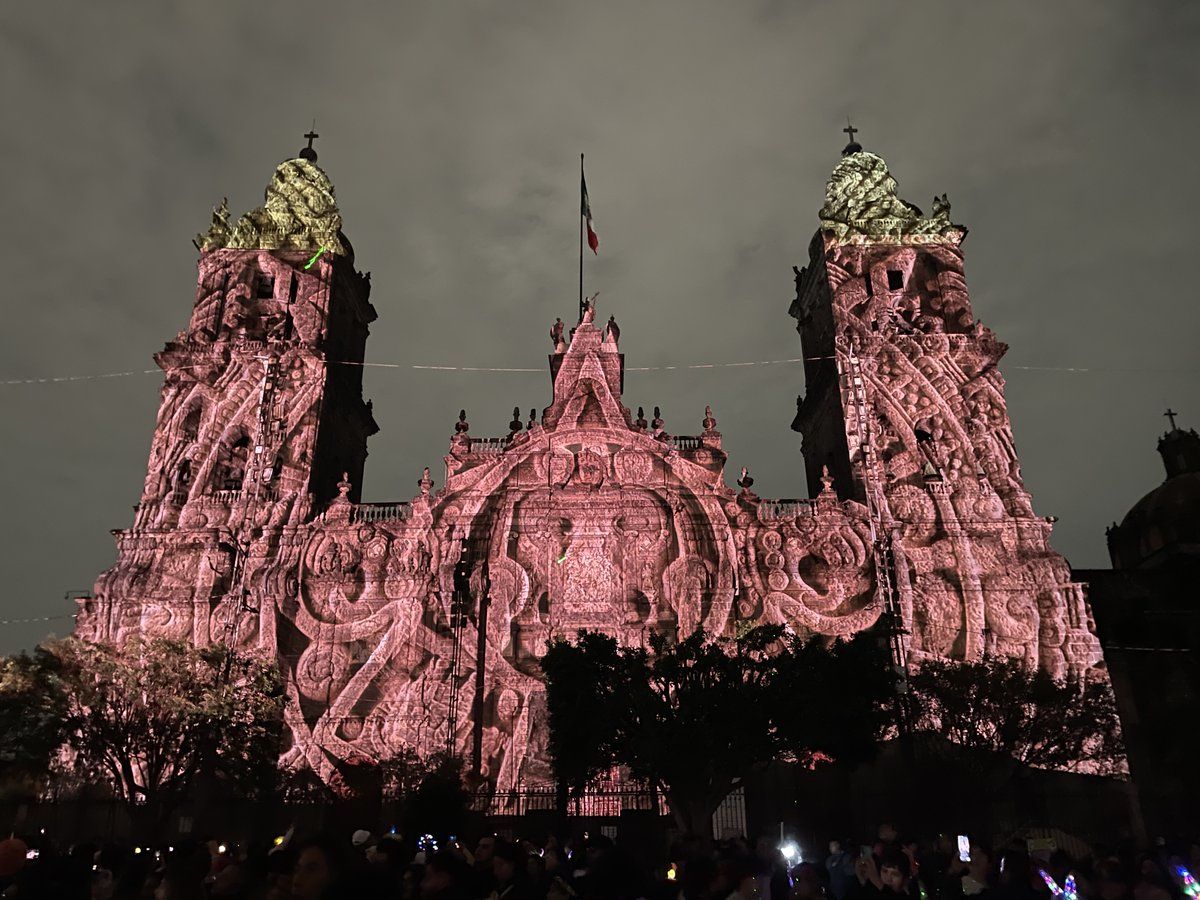 Una yuxtaposición del Zocalo durante #Mexico-Tenochtitlan 700