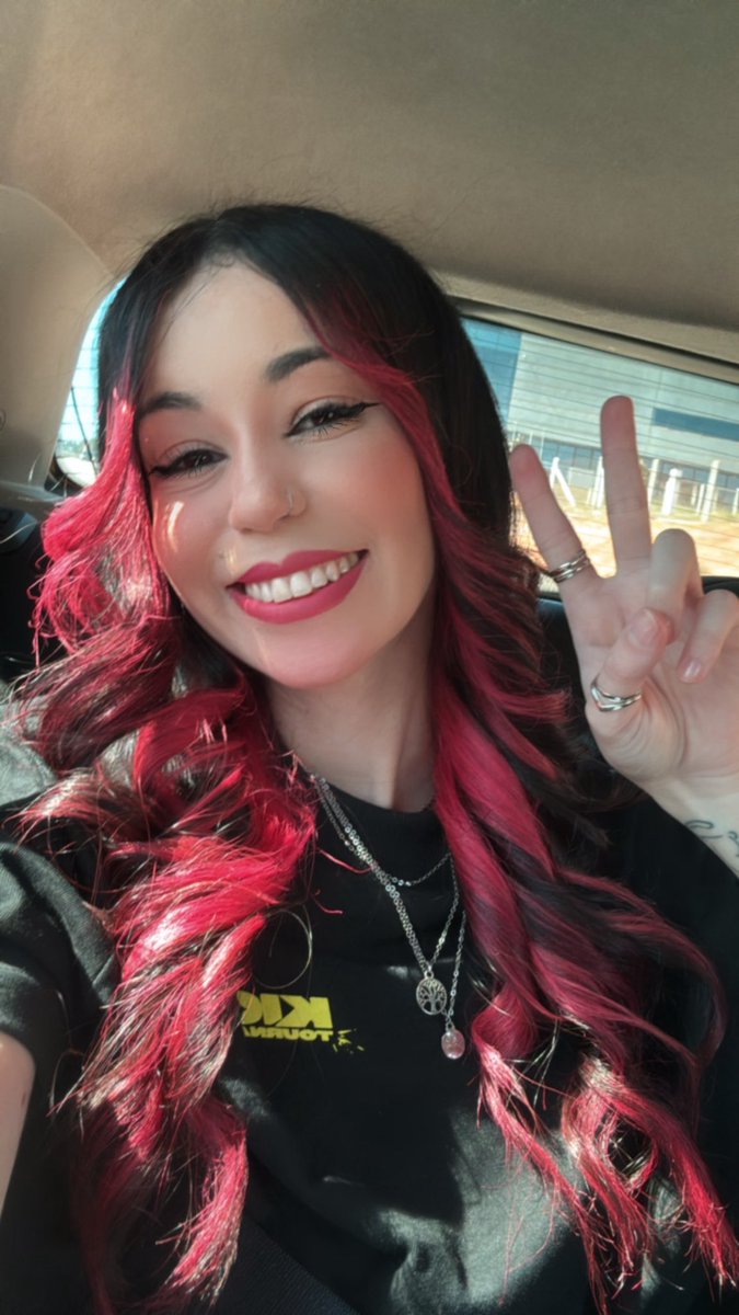 CarolTheQueen (@carolthequeen_) on Twitter photo Partiu pro último dia de <a href="/KICKTournament/">KICK Tournament</a>!!! 💚
Já tá rolando as Finais de Fatal Fury COTW e já já tem Top 8 Street Fighter 6 🤗 Partiu pro último dia de <a href="/KICKTournament/">KICK Tournament</a>!!! 💚
Já tá rolando as Finais de Fatal Fury COTW e já já tem Top 8 Street Fighter 6 🤗