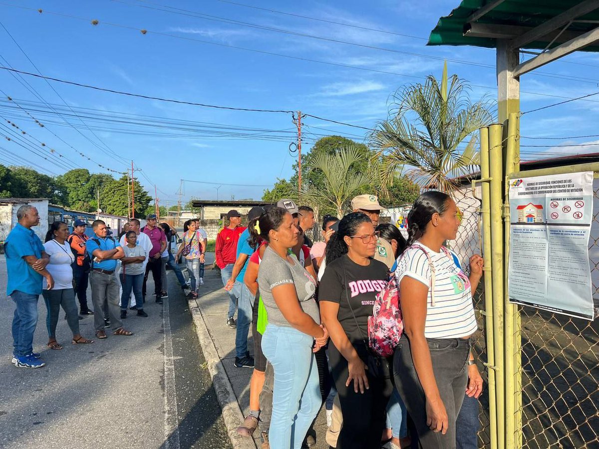 Ministerio del Poder Popular para las Comunas tweet media