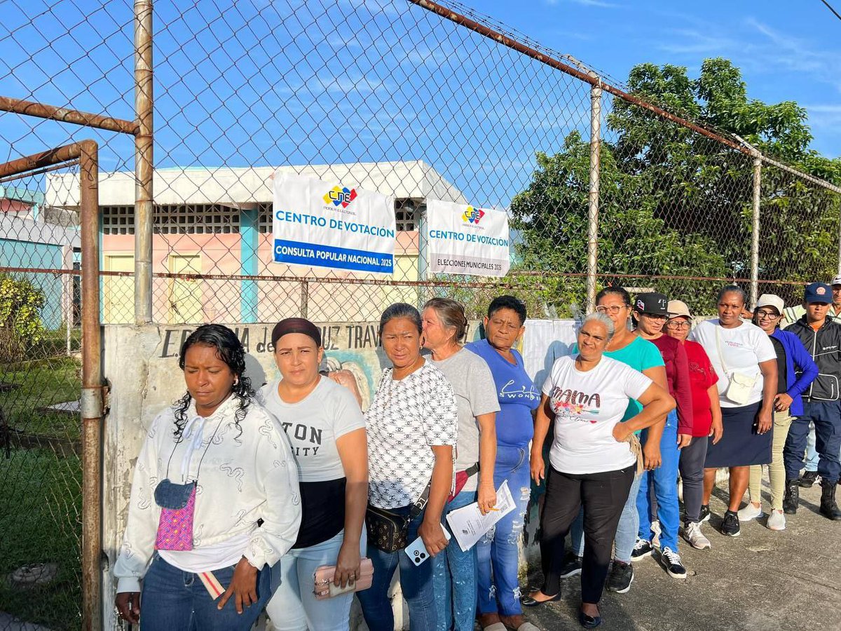 Ministerio del Poder Popular para las Comunas tweet media