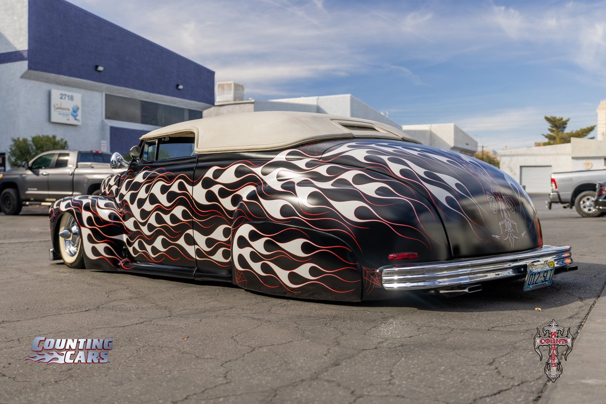 CountsKustoms's tweet image. Come see @DannyCountKoker &apos;41 Ford for FREE at the Count’s Kustoms museum in Las Vegas! This ride was built by George Barris and has an original Carson top on it. @RyanAtCounts amazing paint has held up for two decades now and it&apos;s as cool as ever. Open 10a-4p every day! #ford