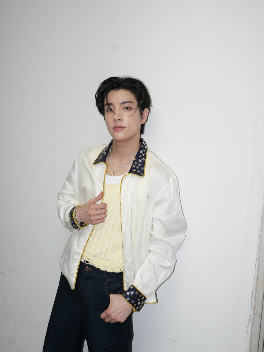 SoulliesPH's tweet image. 270725 | WEVERSE
#JAKE: Thank you, ENGENE 🫶 I think I should eat some watermelon before going to bed ^^ hehe
#ENHYPEN_JAKE #제이크 #엔하이픈_제이크 @ENHYPEN_members @ENHYPEN