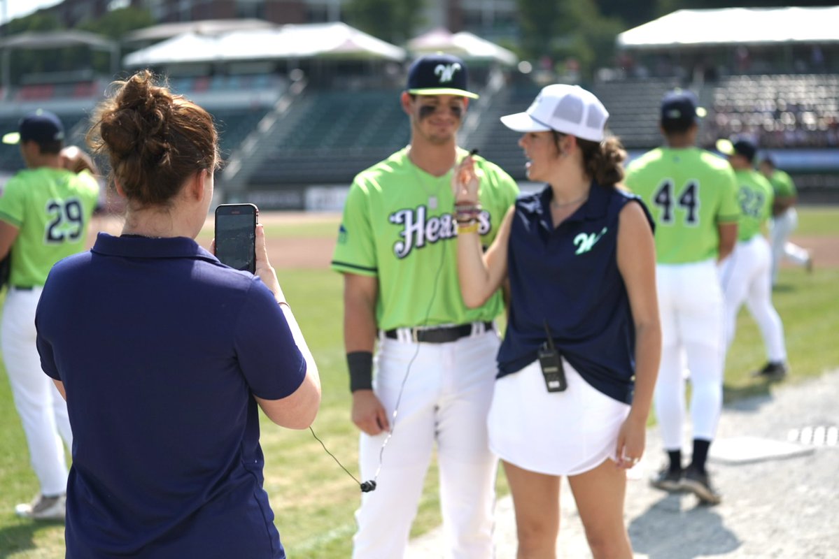 WooBaseball's tweet image. Happy National Women in Baseball Week!💚⚾️