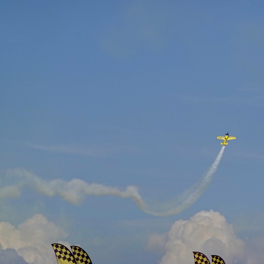 PolygooseStudio's tweet photo. Smoke fades, but your flight path remains------✈︎
#OverTheRadio #OSH25 #Oshkosh #Aviation https://t.co/2093Eu0JlP