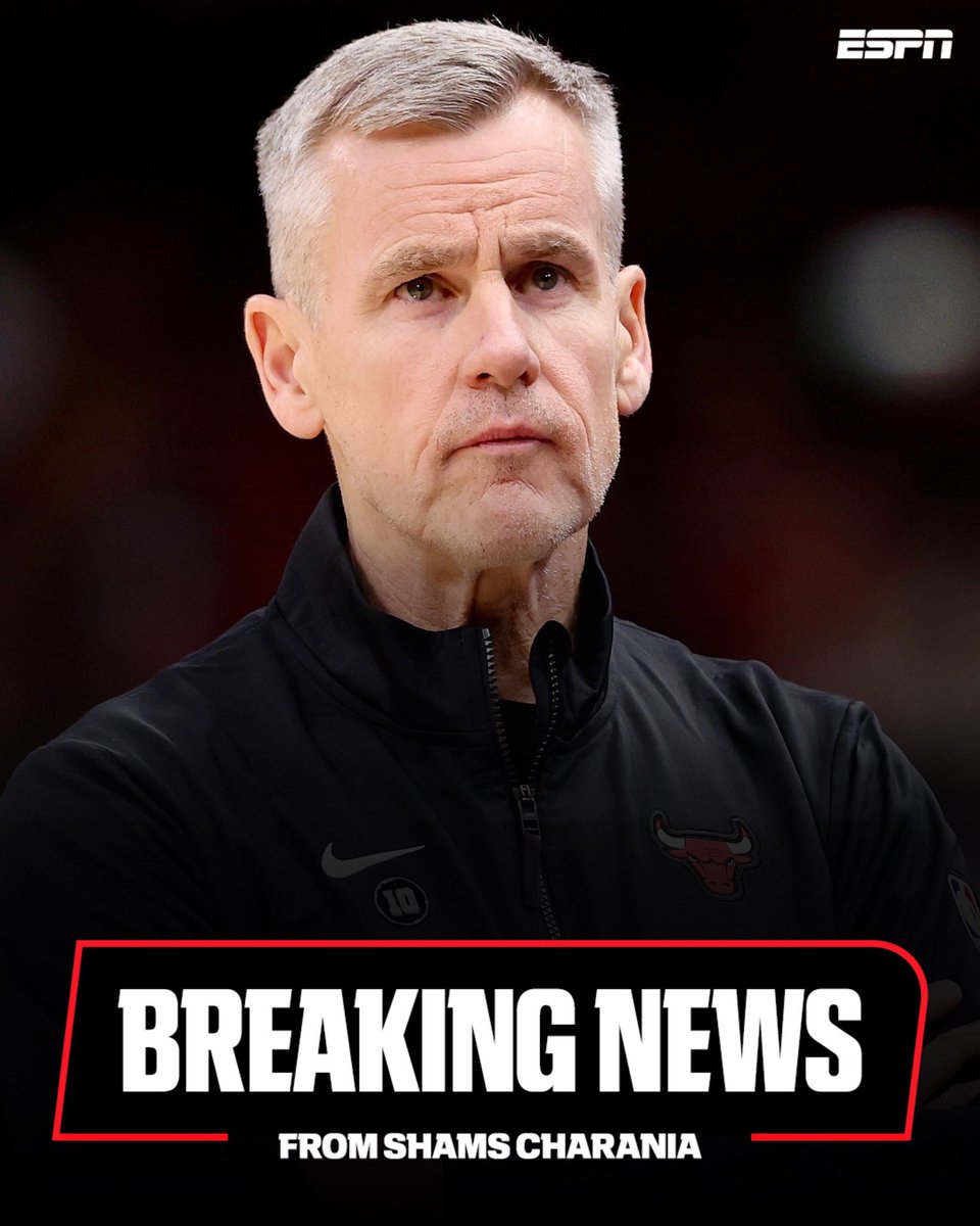 WireReportNBA's tweet image. Billy Donovan secures a multiyear extension with the Bulls! π€ Entering his 6th season in 2025-26, Donovan continues to be a cornerstone of leadership with over 800 NBA games coached. #BullsNation #NBA
π· via @ShamsCharania