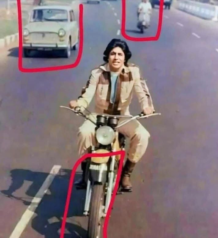 A 46 year old scene from ‘Muqaddar Ka Sikandar’.

There are 4 legends in this pic:
Premier Padmini,
Chetak Scooter,
Rajdoot Motorcycle,
and Amitabh Bachchan…

All gone, only 1 has survived… Amitabh….Wah!