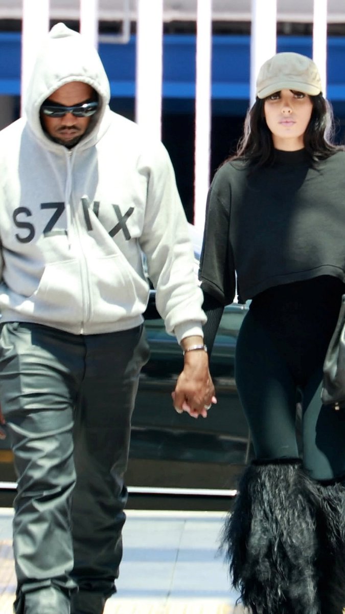 TheLifeofEllie7's tweet image. Ye and Bianca today 

Never Let You Go ❤️