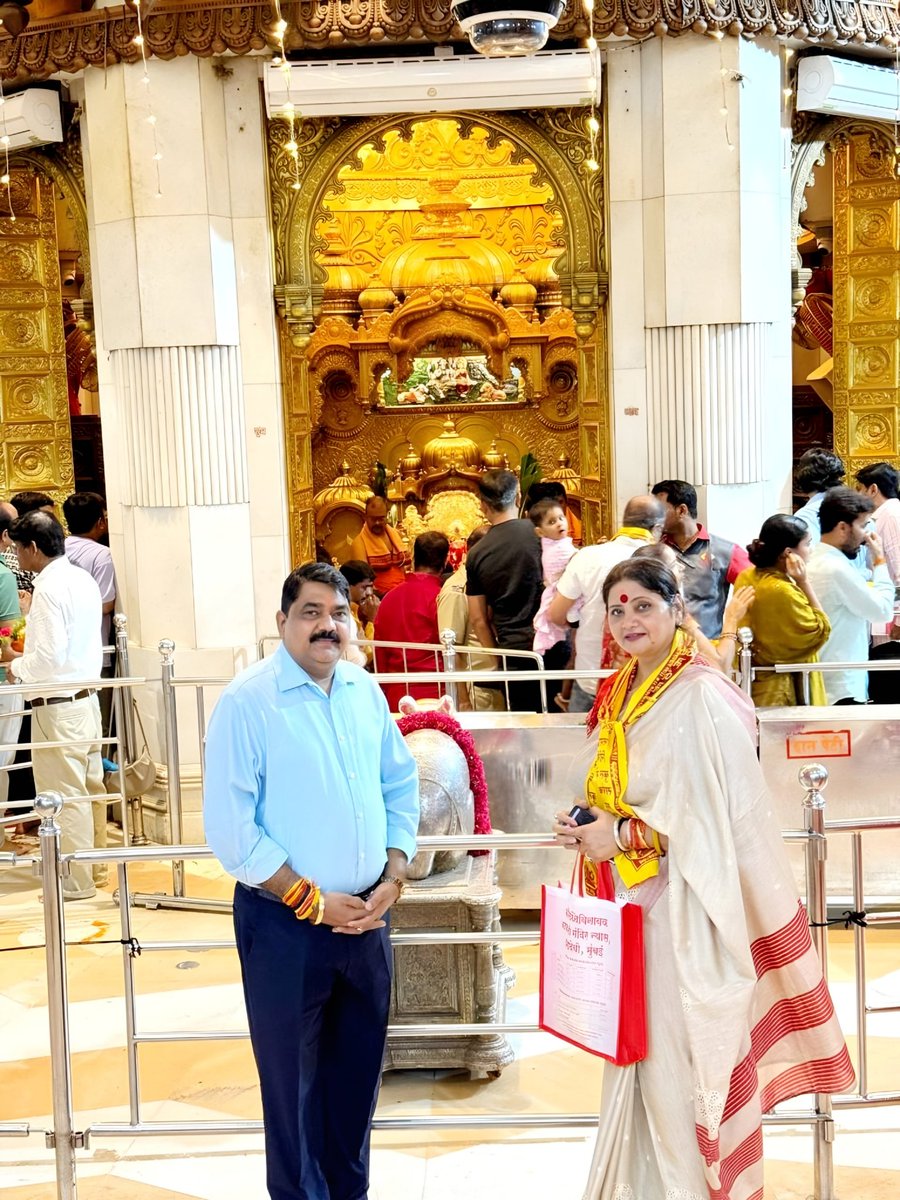 Babitasingh_'s tweet image. आज मुंबई में सिद्धि के दाता, विघ्नों के विनायक भगवान श्री गणेशजी के सिद्धि विनायक मंदिर में अद्भुत अलौकिक दर्शन - पूजन का सौभाग्य प्राप्त हुआ।
#श्री_गणेशाय_नमः