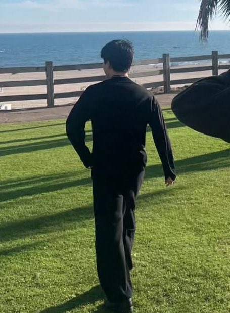 koominiest's tweet image. jimin is the youngest person alive