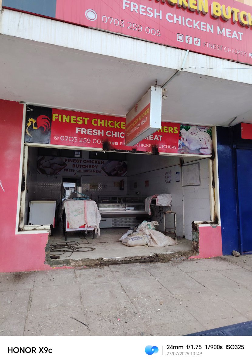 Chumafinest's tweet image. Before and after, our folding door for a shop in ngara. #JengaNasi