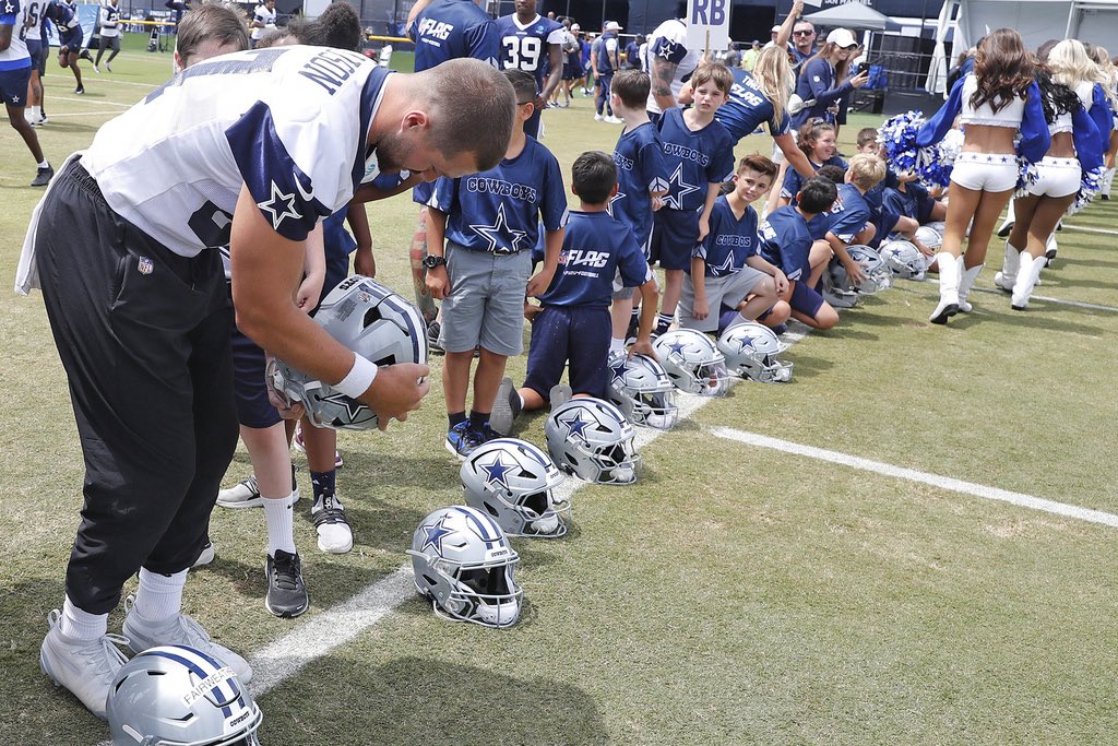 Ian Rapoport (@rapsheet) on Twitter photo The #Cowboys and standout TE Jake Ferguson have agreed to terms on a 4-year extension worth $52M in new money with $30M total guaranteed. The deal was done by agent Jack Bechta (<a href="/jackbechta/">Jack Bechta</a>).
Ferguson gets a $12M signing bonus. Dallas takes care of a young star. The #Cowboys and standout TE Jake Ferguson have agreed to terms on a 4-year extension worth $52M in new money with $30M total guaranteed. The deal was done by agent Jack Bechta (<a href="/jackbechta/">Jack Bechta</a>).
Ferguson gets a $12M signing bonus. Dallas takes care of a young star.