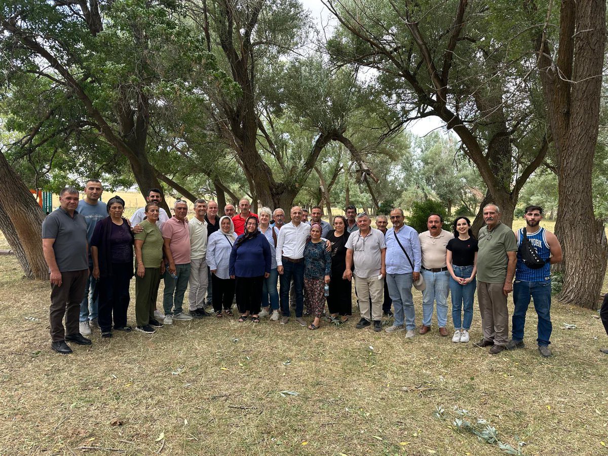 gencaskn's tweet image. 📍Hassa/Pınarbaşı
“Bizim nazarımızda kadın erkek farkı yok.Eksiklikte,noksanlıkta senin görüşlerinde.”Hacı Bektaş-i Veli
Bugün Tomarza Beydağı Derneğimizin Hassa köyünde ki etkinliğinde Pınarbaşı İlçe Başkanımız Sn.Eser Çetinkaya ile birlikte dostlarla birarada olduk.Tutulan…