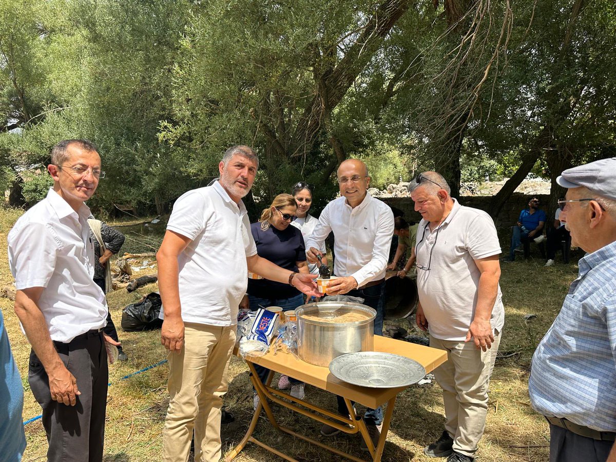 gencaskn's tweet image. 📍Hassa/Pınarbaşı
“Bizim nazarımızda kadın erkek farkı yok.Eksiklikte,noksanlıkta senin görüşlerinde.”Hacı Bektaş-i Veli
Bugün Tomarza Beydağı Derneğimizin Hassa köyünde ki etkinliğinde Pınarbaşı İlçe Başkanımız Sn.Eser Çetinkaya ile birlikte dostlarla birarada olduk.Tutulan…