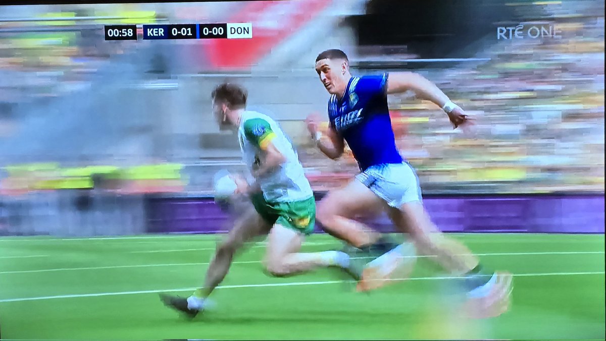 bradley_steve's tweet image. Why are both teams in their away shirts in today's #AllIrelandFinal ?