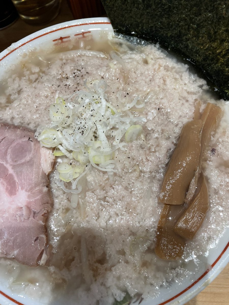Legosw's tweet image. 背脂ラーメン
チャッチャ亭

ラーメン　大盛
背脂　大チャッチャッ

背脂チャーハン

懐かしの背脂チャッチャ系ラーメンという感じで美味しかった