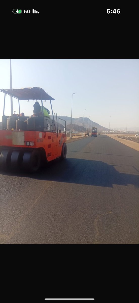 استعن بالله ولاتعجز 
نهاية الاعمال وتشطيب اعمال السفلته في مخطط الغد السكني في #المدينة_المنورة بنسبة 97 ٪ من الانجاز بمساحة 429 الف متر مربع والواقع على طريق الملك خالد  
شركة عنان العقارية