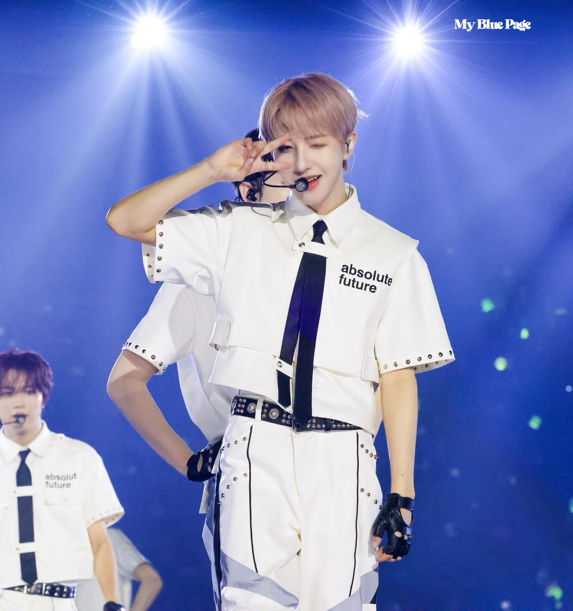 MyBluePage's tweet image. 헬퓨 윙크쥔을 봣슨
죽어도 여한이 없슨

250727 가요대전
#런쥔 #RENJUN