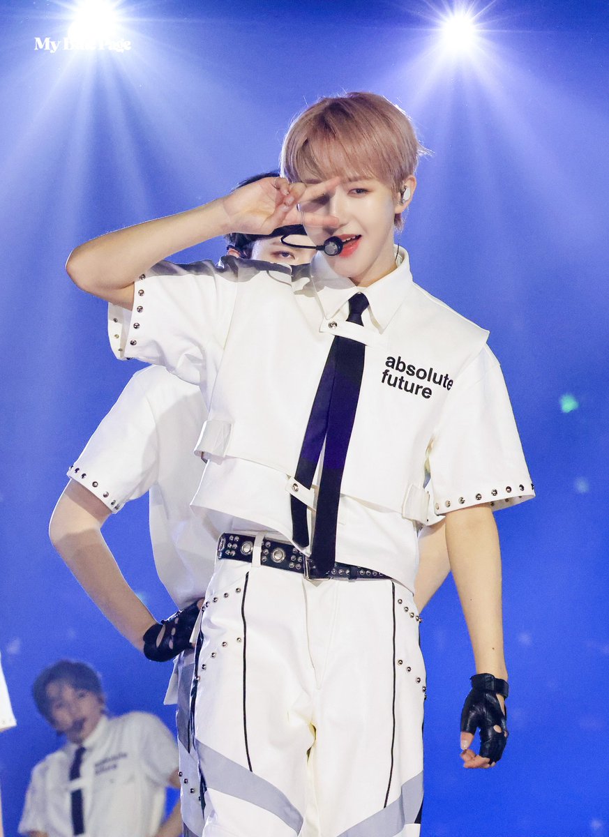 MyBluePage's tweet image. 헬퓨 윙크쥔을 봣슨
죽어도 여한이 없슨

250727 가요대전
#런쥔 #RENJUN