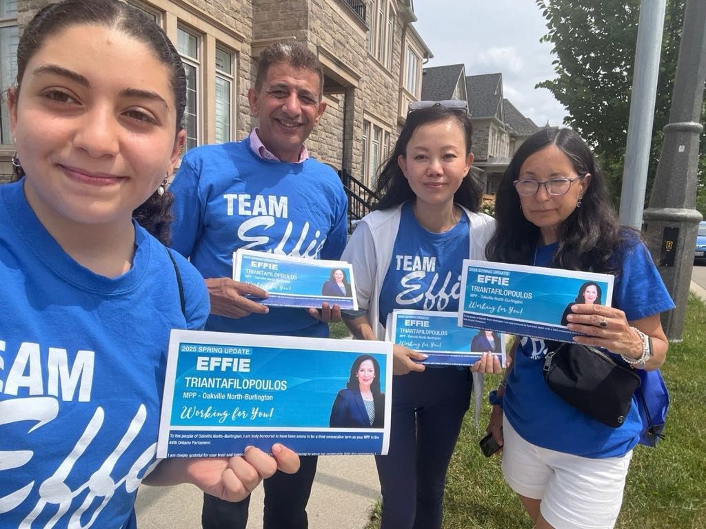 Effie_ONB's tweet image. 🔥 Despite the heat, Team Effie is out knocking on doors across Oakville North—Burlington!

We&apos;re here to listen — if you have concerns or feedback about the Ontario government, we want to hear from you. 💬🏡
