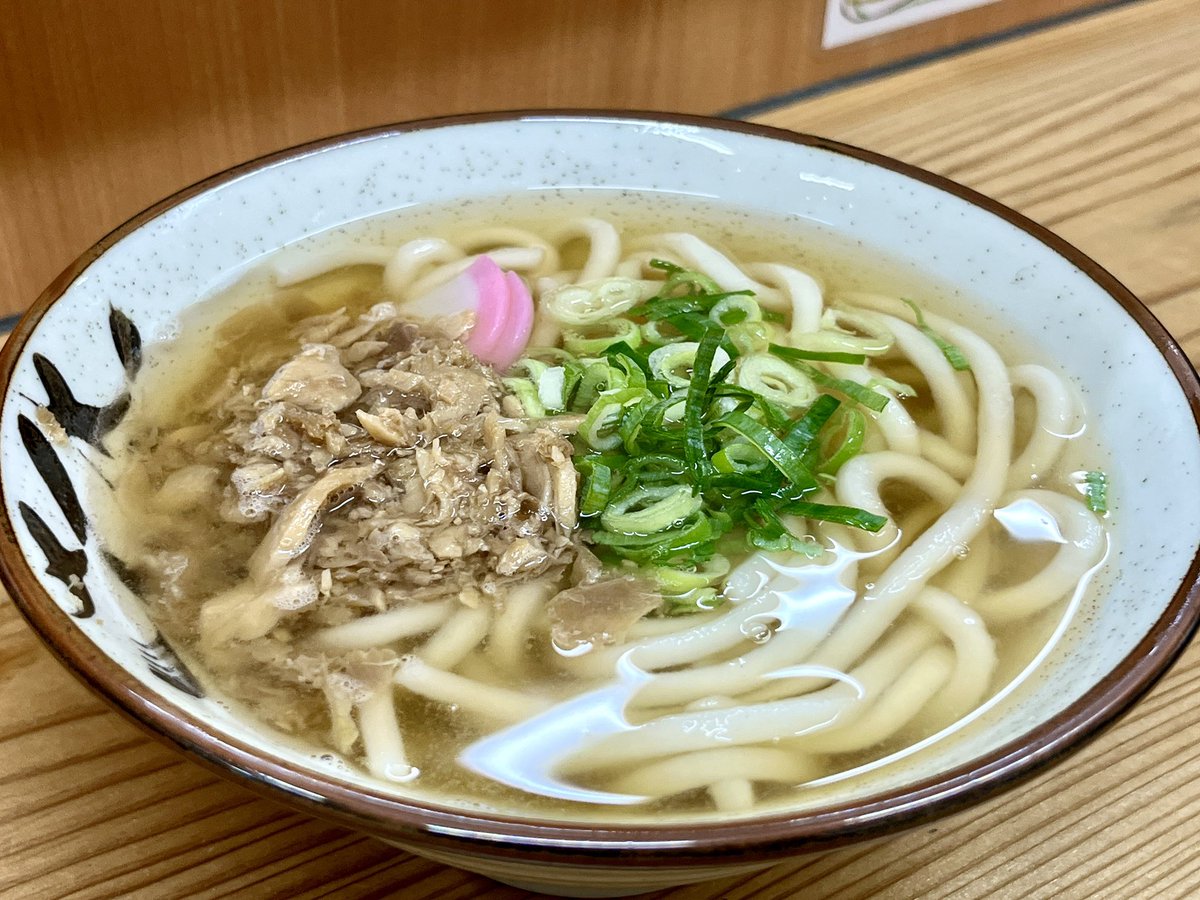 SGWMDL's tweet image. 安全無事に帰投！出張中、お心遣いの数々本当にありがとうございました。
福岡の思いで！折尾駅が超キレイに完成してた。そして名店！ここですか。
かしわ飯と悩んだ挙句にうどんをチョイス。食は福岡にあり。