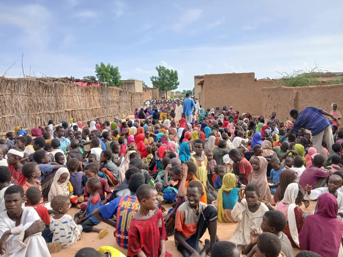 Sv3ed_'s tweet image. #AlFasherIsDyingOfHunger Residents under siege over 2 yrs starved by Janjaweed militia backed by UAE & neighboring countries like #Gaza. We urge SAF to expedite #liftTheSiegeOfAlFasher #SaveAlFasher. #KeepEyesOnSudan