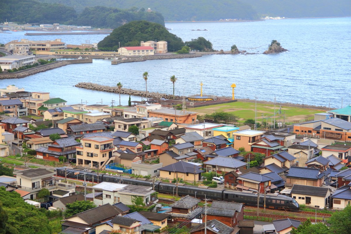 anpan_2634's tweet image. 豊後二見ヶ浦と787系特急にちりん