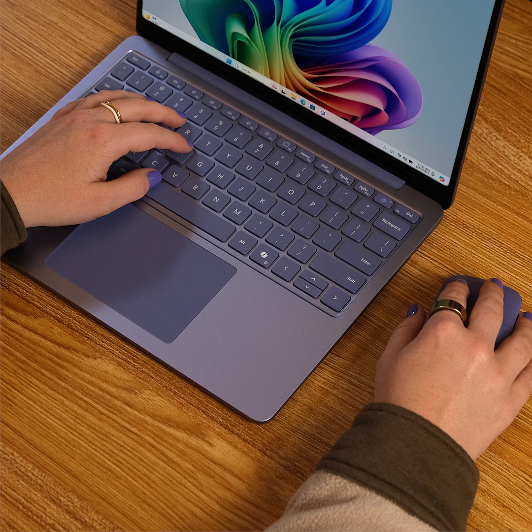If you ask us, Violet is the color of the season 💅