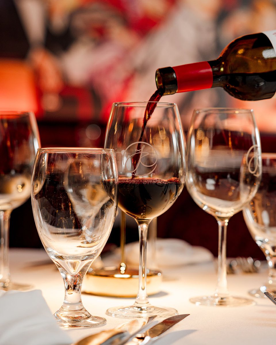 JeffRubys's tweet image. 📍All Restaurant Locations
Swirl, sip, and savor. Our premium wines are waiting to mingle with our Filet Mignon & Lobster feature. Raise that glass. You’re in for a delicious rendezvous.
@TheRealJeffRuby