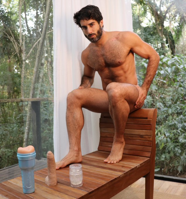 Playtime!  US/Europe/Canada/Australia:    https://t.co/pfmGrwDYTK  Brazil:    https://t.co/daT7MH4A88