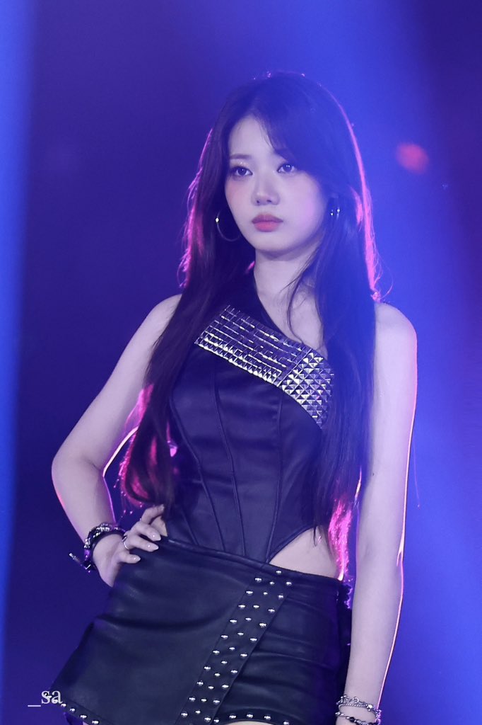 RRora_sa's tweet photo. 250727 가요대전 HD

#RORA #로라 
#BABYMONSTER #베이비몬스터 https://t.co/5jV3ARaDpB