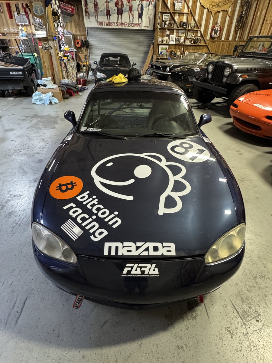 BitcoinRacingUS's tweet image. Sneak peak of v1 of Toshi #81 @CleanSpark_Inc Bitcoin Race Team! 

Who wants to be on the BITCOIN RACE CAR? 
Send us your vinyl stickers! DM for details! @MyGarageID