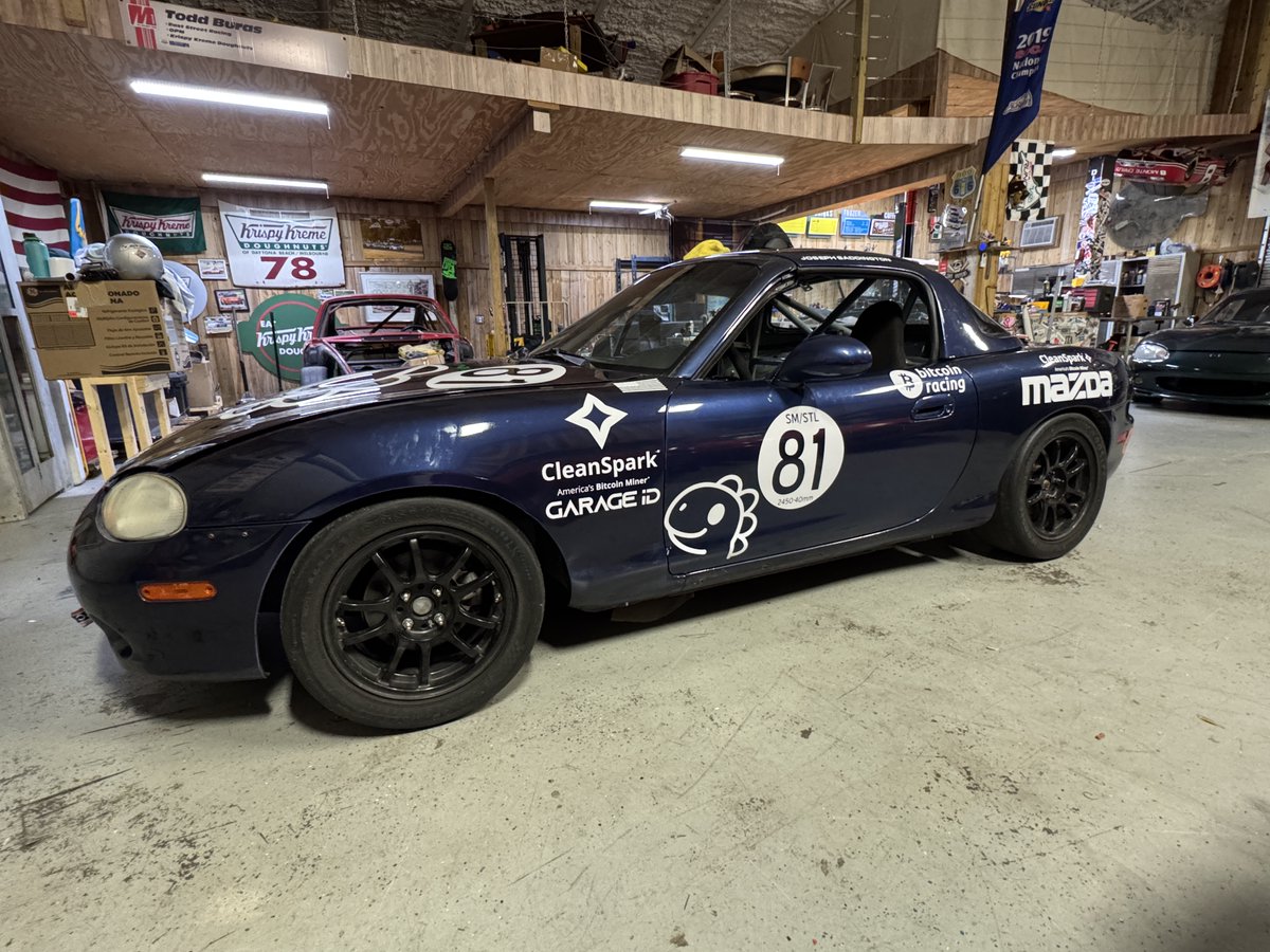 BitcoinRacingUS's tweet image. Sneak peak of v1 of Toshi #81 @CleanSpark_Inc Bitcoin Race Team! 

Who wants to be on the BITCOIN RACE CAR? 
Send us your vinyl stickers! DM for details! @MyGarageID