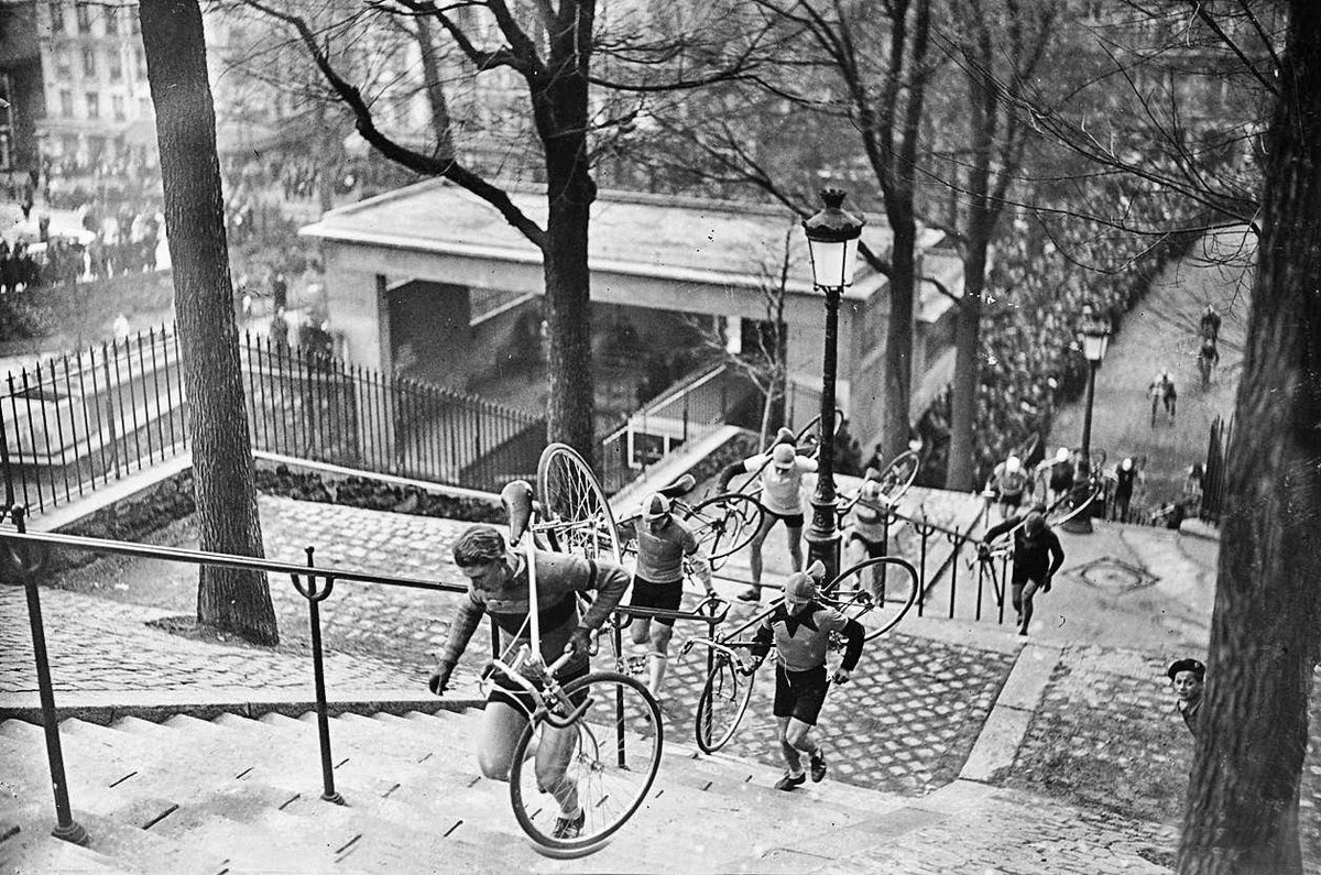 funimag's tweet image. Soon tonight, the #TDF2025 will ascend Montmartre and pass the top funicular station 3 times.
Remember that bicycles are not permitted on the Montmartre funicular 🚳 🇫🇷 🚞 🚴
#funiculaire #funicular #Montmartre #RATP #Paris #TDF #cyclism #lesRP #Mobility