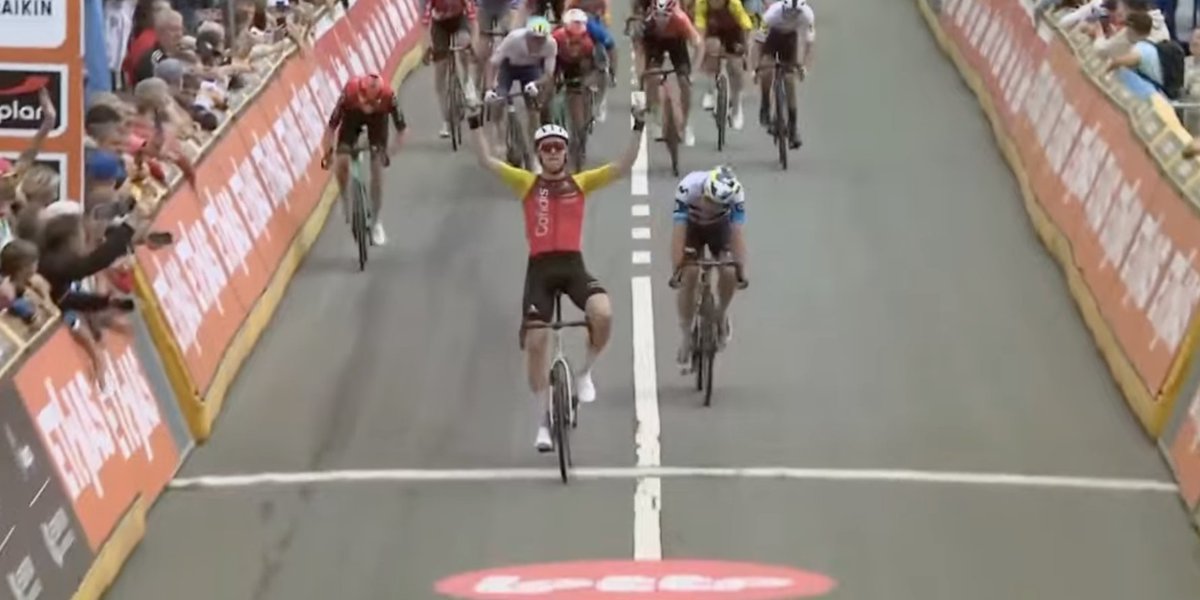 LosBrolin's tweet image. It’s a day for first pro wins! First Haimar Etxeberria and now Ollie Knight takes his maiden pro victory by winning stage 2 of Tour de Wallonie.
Love to see it, both of them were absolute forces in the amateur ranks!
firstcycling.com/race.php?r=193…