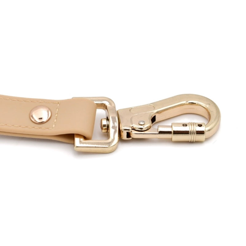 ThisIsHTAS's tweet image. Step out in style with the Elise Leash in Sand! Its sturdy build and smooth feel make every walk a breeze. Enjoy the perfect balance of strength and comfort on your next adventure with your dog. 🐾 #DogLeash #PetAdventure htanimalsupply.com/products/elise…