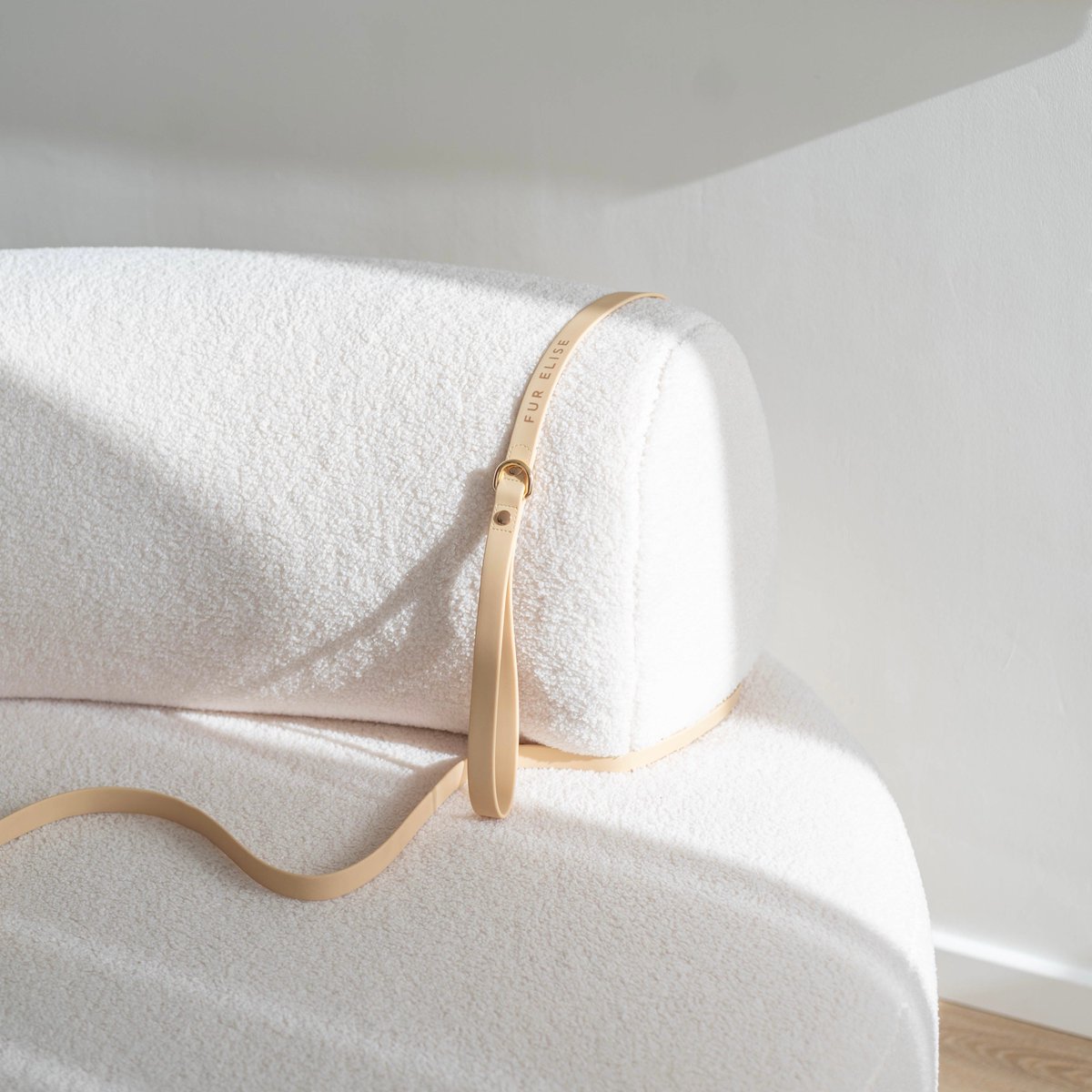 ThisIsHTAS's tweet image. Step out in style with the Elise Leash in Sand! Its sturdy build and smooth feel make every walk a breeze. Enjoy the perfect balance of strength and comfort on your next adventure with your dog. 🐾 #DogLeash #PetAdventure htanimalsupply.com/products/elise…