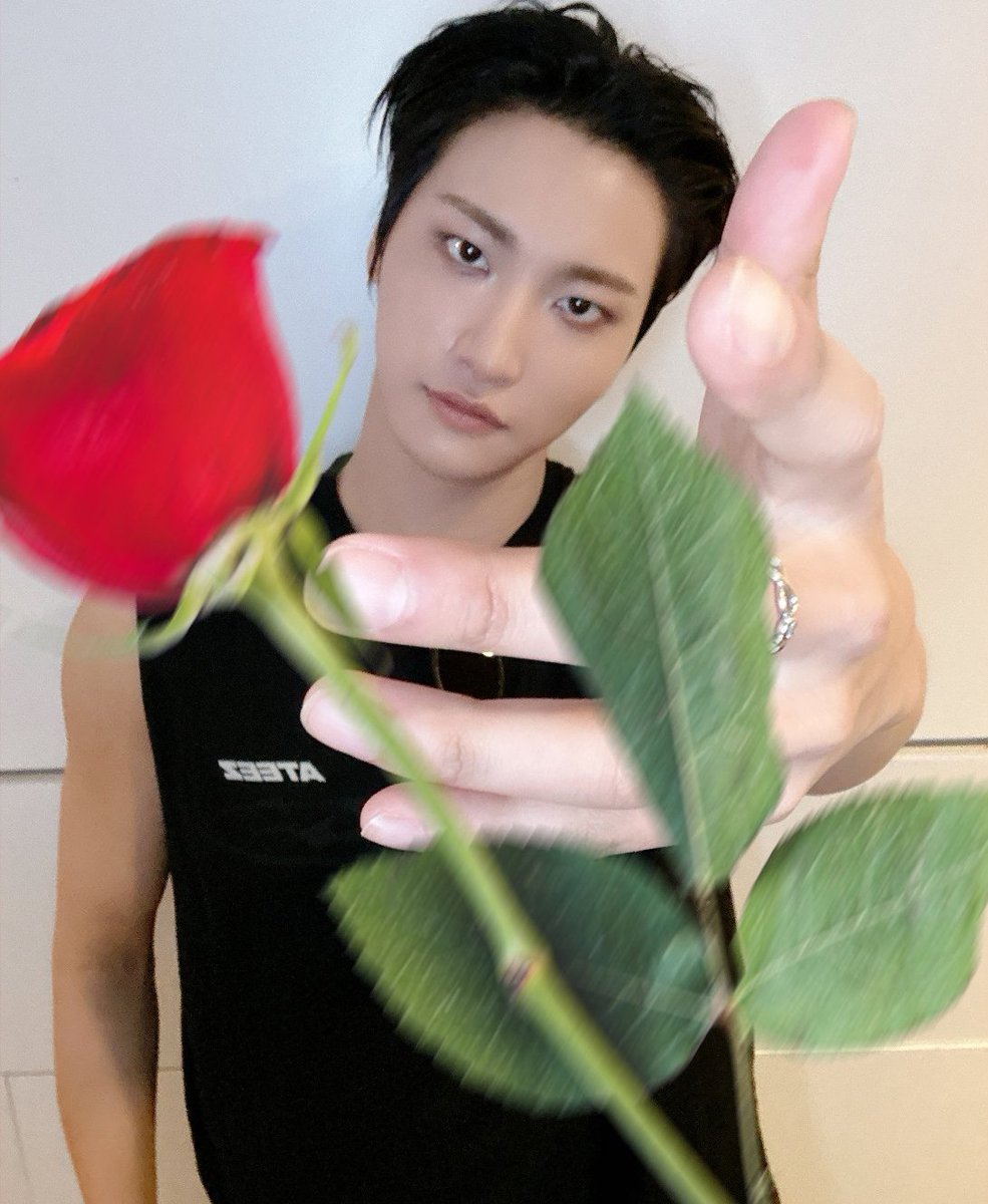 mingstrr's tweet image. IM CRYING